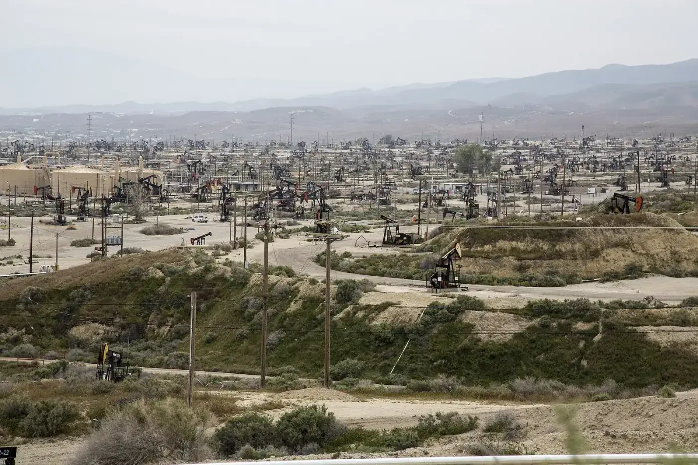 Mineral rights value: oil and gas wells on public land in California