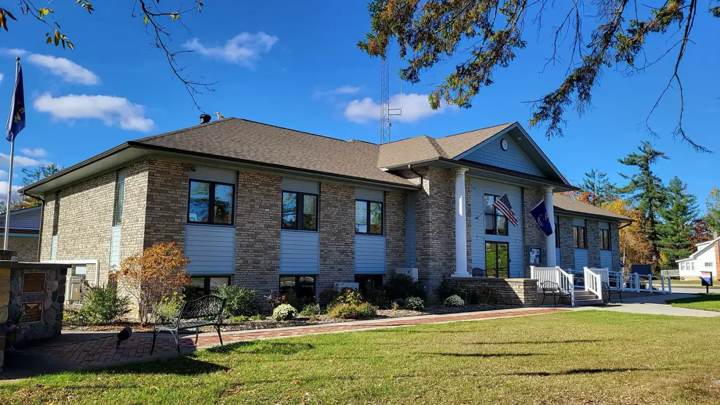 Sell mineral rights in Michigan: the Montmorency County Courthouse in Atlanta, Michigan