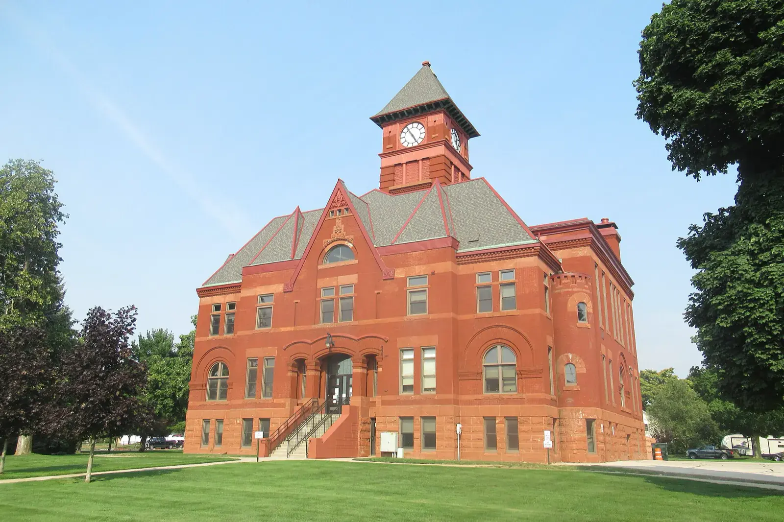 The red brick Mason County Courthouse with its clock tower in Ludington, Michigan